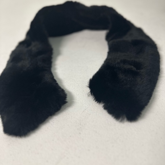 Neck warmer scarf. From Saks Fifth Ave. Black. - Picture 3 of 3